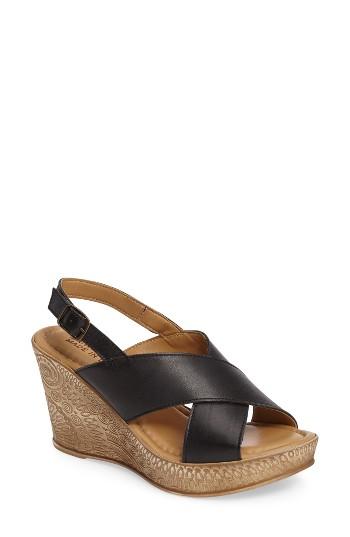 Women's Bella Vita Lea Wedge Sandal .5 M - Black