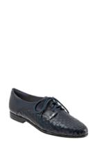 Women's Trotters Lizzie Derby Flat M - Blue