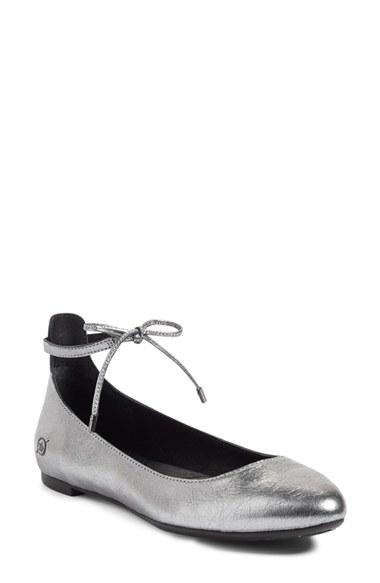 Women's B?rn Kharen Wraparound Lace Flat M - Metallic