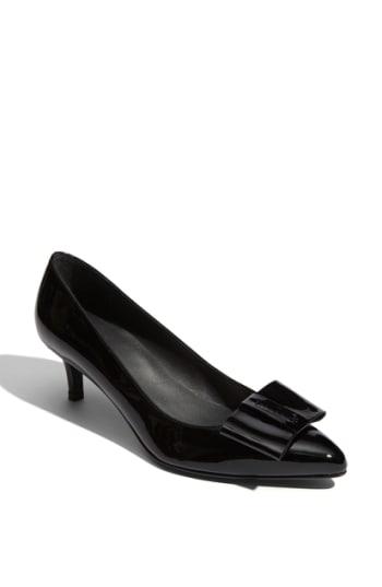 Women's Stuart Weitzman 'tuxbow' Pump .5 M - Black