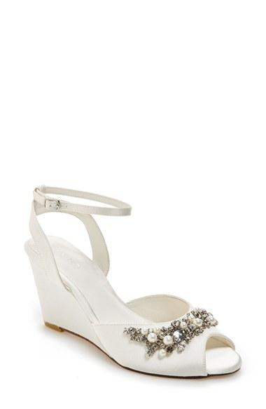 Women's Menbur 'esther' Wedge Sandal Eu - White