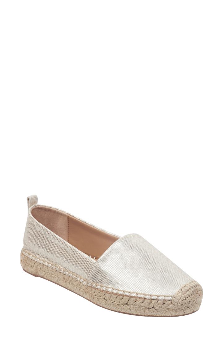 Women's Marc Fisher D. Cacera 2 Flat, Size 5.5 M - Metallic