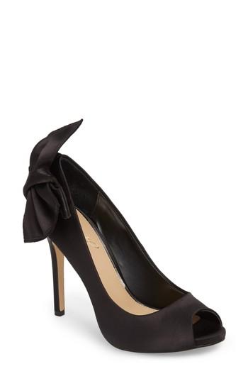 Women's Jewel Badgley Mischka Tianna Bow Pump .5 M - Black