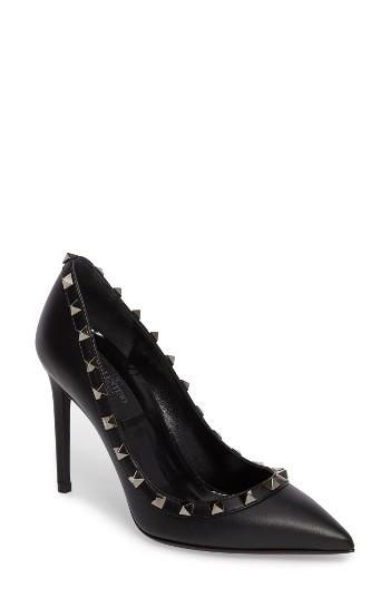 Women's Valentino Rockstud Pointy Toe Pump Us / 35eu - Black