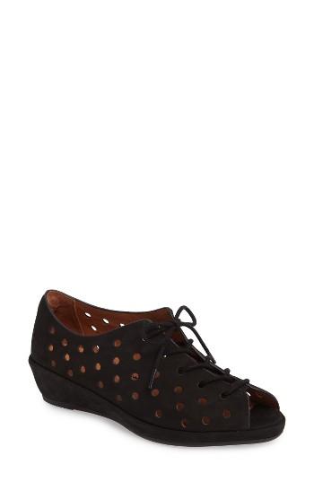 Women's L'amour Des Pieds Boccoo Perforated Lace-up Oxford .5 M - Black