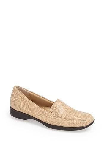 Women's Trotters 'jenn' Loafer S - Beige