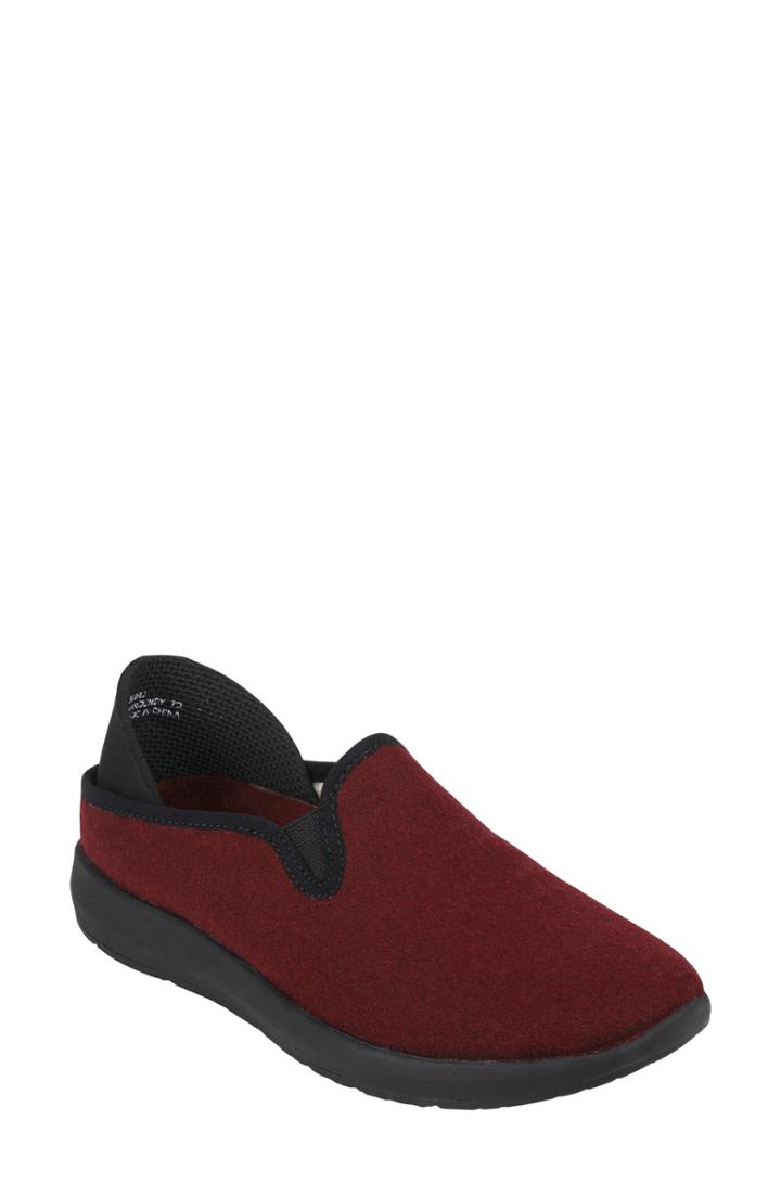 Women's Earth Guru Convertible Slipper .5 M - Burgundy