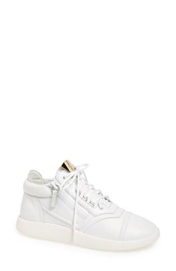 Women's Giuseppe Zanotti Side Zip Low Top Sneaker .5 M - White
