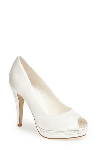 Women's Menbur 'julia' Peep Toe Pump