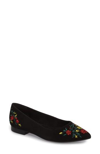 Women's Bella Vita Vesper Embroidered Flat N - Black