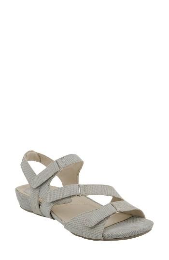 Women's Earthies Nova Strappy Sandal M - Grey