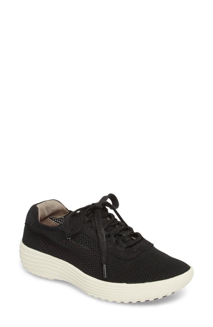 Women's Bionica Malibu Sneaker .5 M - Black
