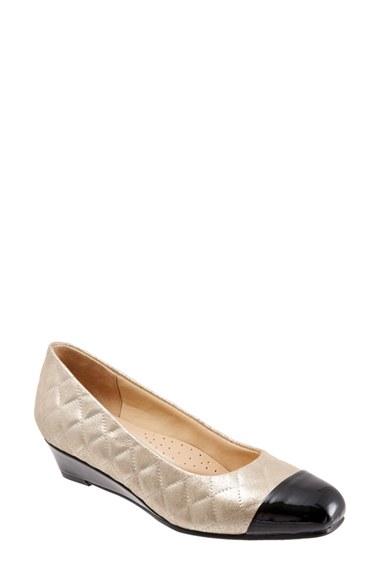 Women's Trotters 'langley' Cap Toe Wedge Pump N - Metallic