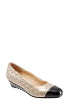 Women's Trotters 'langley' Cap Toe Wedge Pump N - Metallic