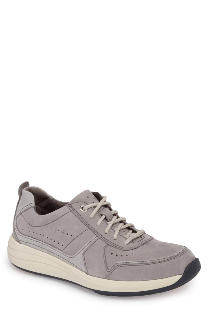 Men's Clarks Unstructured - Un Coast Form Sneaker .5 W - Grey