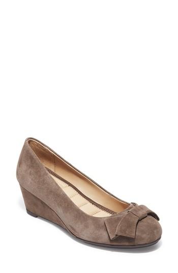 Women's Me Too Bow Embellished Wedge M - Grey