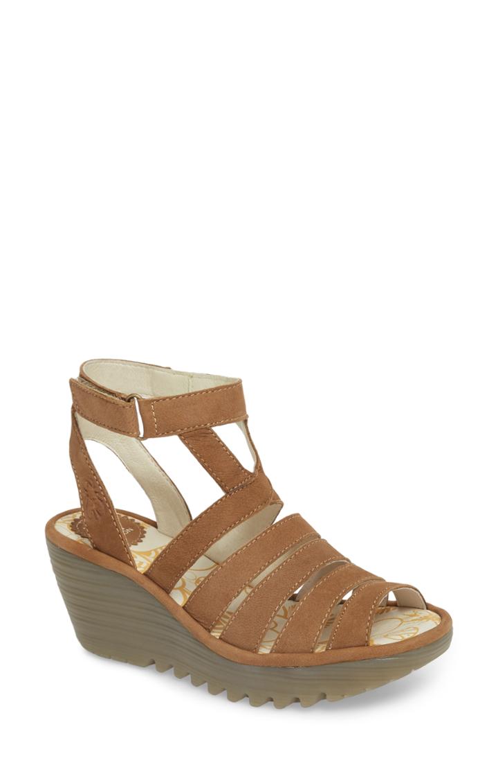 Women's Fly London Yeba Wedge Sandal .5-8us / 38eu - Beige
