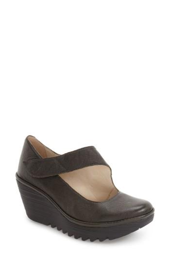 Women's Fly London 'yasi' Wedge Pump .5-6us / 36eu - Beige
