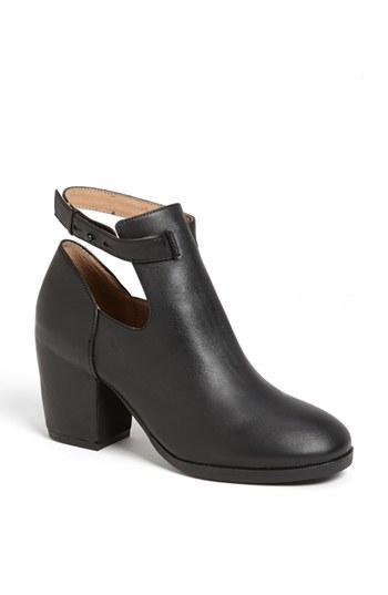 Matiko 'sawyer' Bootie Womens