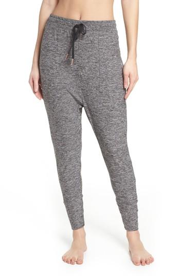 Women's Beyond Yoga Weekend Traveler Midi Sweatpants - Black