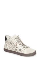 Women's Dolce Vita Zeus Sneaker M - White