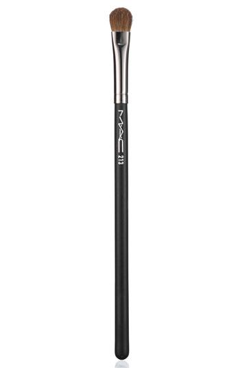 Mac 213 Fluff Brush