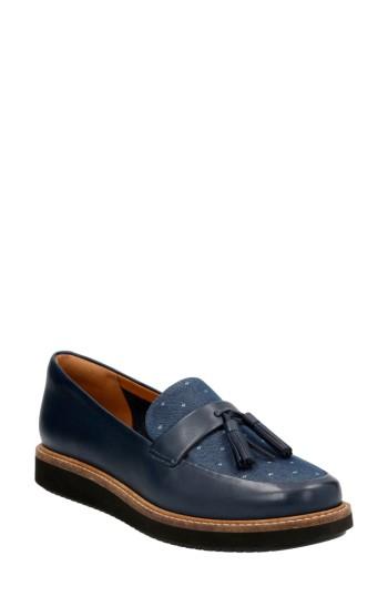 Women's Clarks Glick Castine Tassel Loafer .5 M - Blue