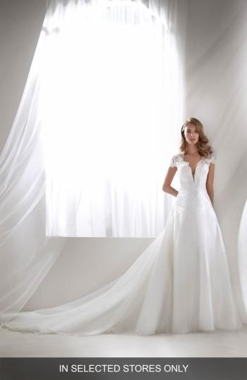 Women's Atelier Pronovias Rivera Plunging Lace Bodice Ballgown, Size - Ivory