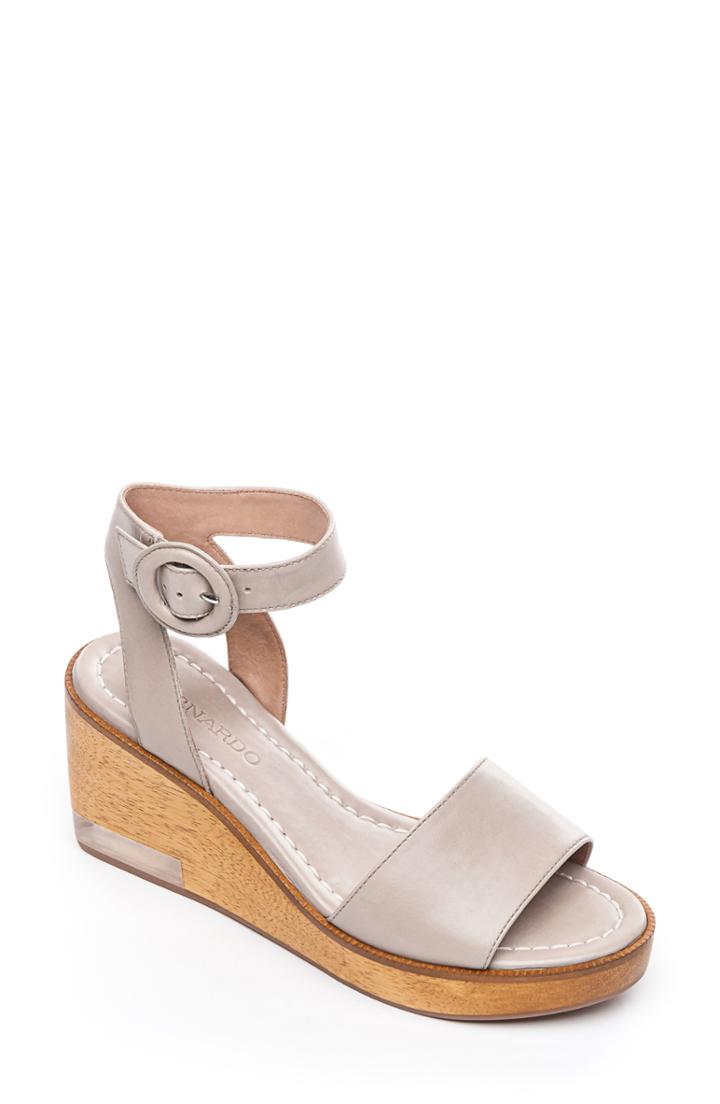 Women's Bernardo Kate Platform Wedge Sandal M - Brown