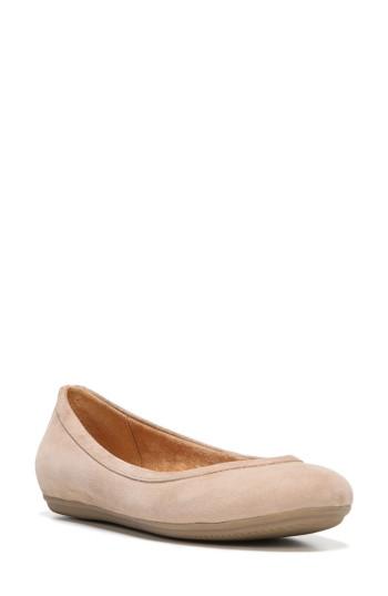 Women's Naturalizer Brittany Ballet Flat .5 M - Beige