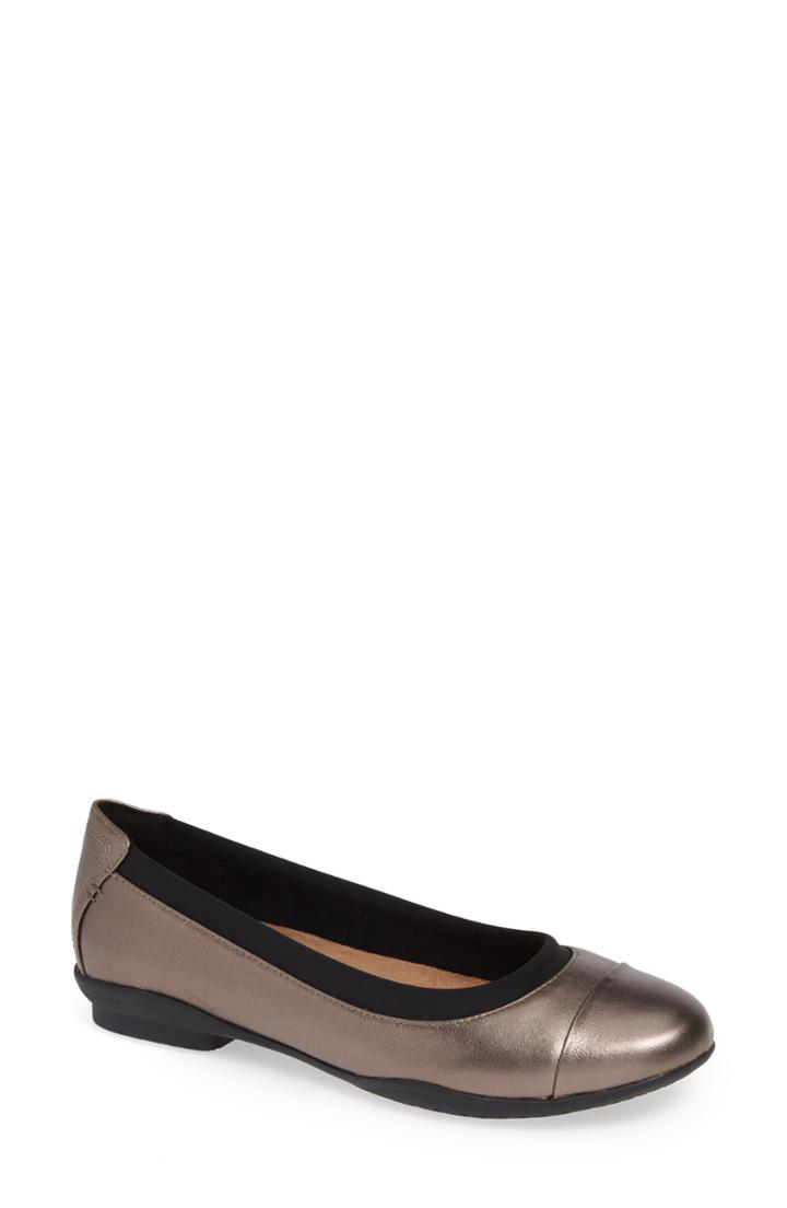 Women's Clarks Neenah Garden Flat M - Metallic