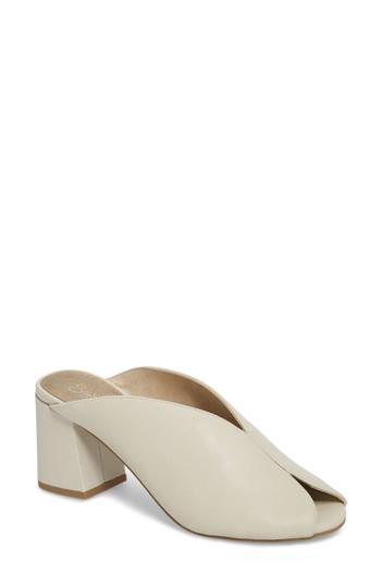 Women's Seychelles By The Beach V-cut Sandal .5 M - White