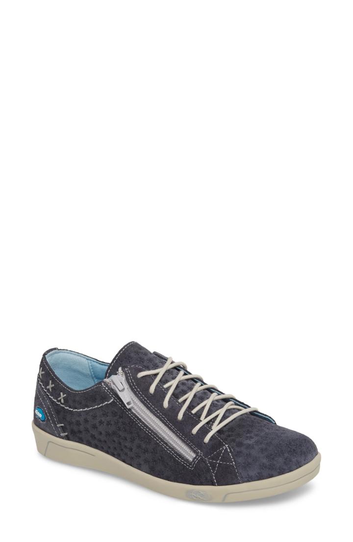 Women's Cloud Aika Star Perforated Sneaker -8.5us / 39eu - Blue