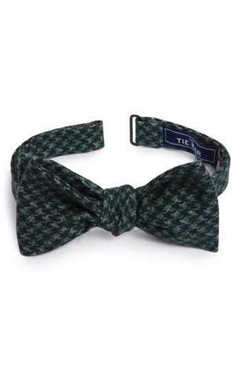 Men's The Tie Bar Woolf Houndstooth Wool Bow Tie, Size - Green
