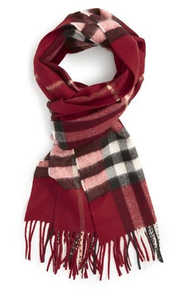 Women's Burberry 'giant Check' Cashmere Scarf