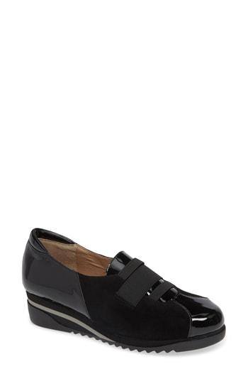 Women's Bettye Muller Concepts Taytum Sneaker M - Black