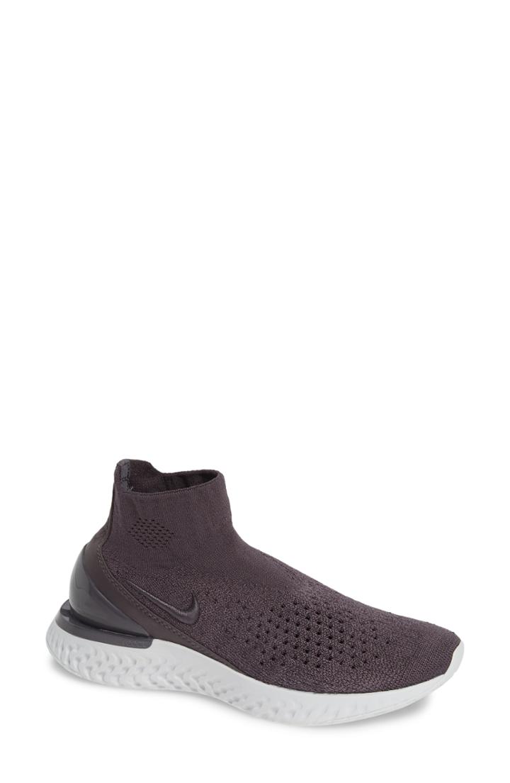 Women's Nike Rise React Flyknit Sneaker M - Black