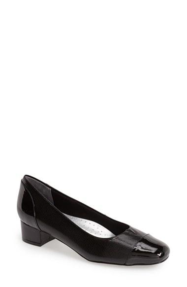 Women's Trotters 'signature Danelle' Pump N - Black