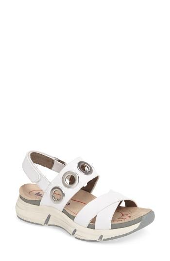 Women's Bionica Olney Sandal M - White