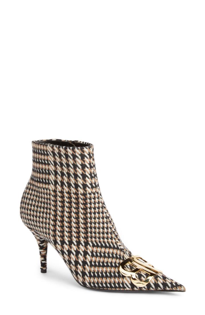 Women's Balenciaga Bb Pointy Toe Bootie Us / 37eu - Black