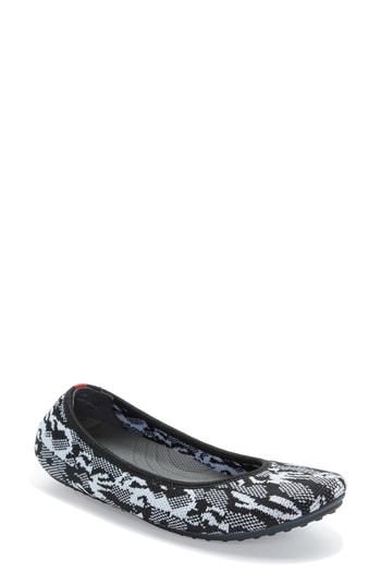 Women's Adam Tucker Kamo Knit Ballet Flat M - Black