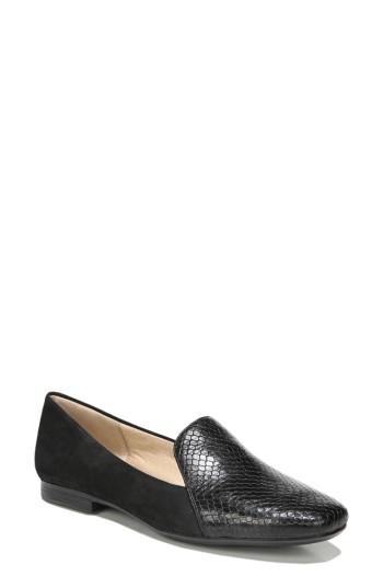Women's Naturalizer Emiline Flat Loafer .5 W - Black