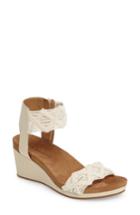 Women's Lucky Brand Kierlo Wedge Sandal .5 M - White
