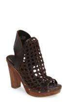 Women's Sbicca Rayna Sandal M - Brown