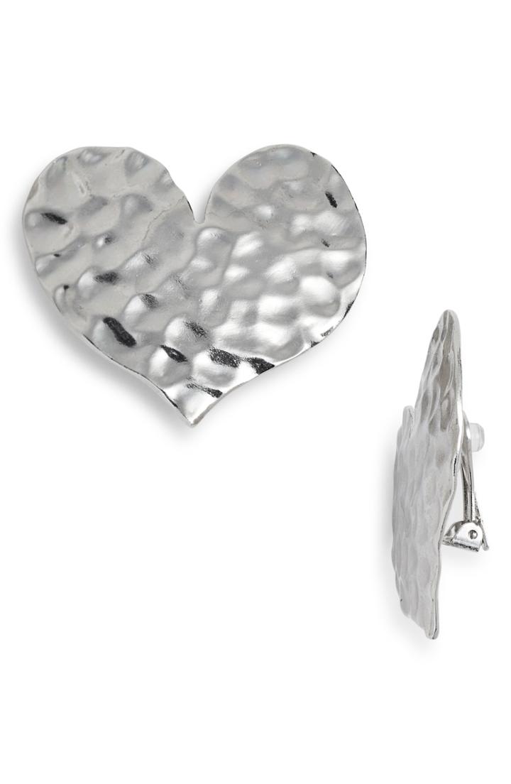 Women's Oscar De La Renta Hammered Metal Heart Earrings