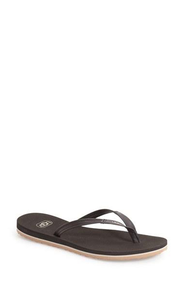 Women's Ugg 'magnolia' Flip Flop M - Black