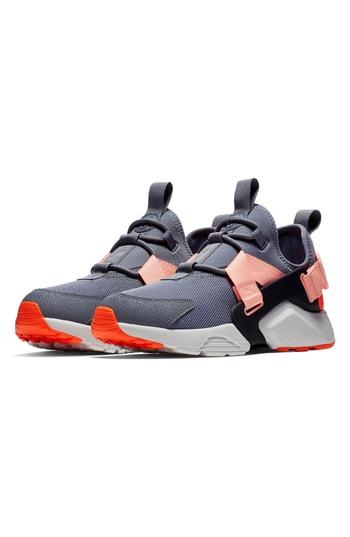 Women's Nike Air Huarache City Low Sneaker .5 M - Grey