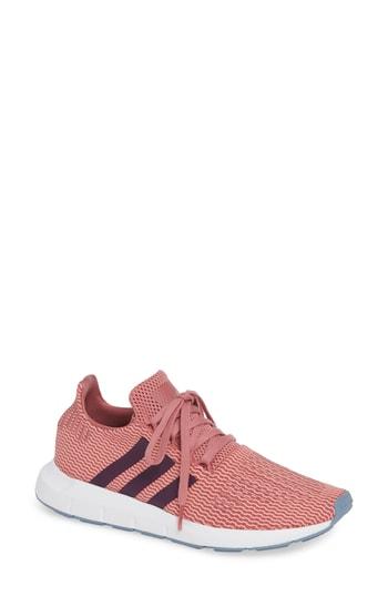 Women's Adidas Swift Run Sneaker .5 Women's / 6.5 Men's M - Pink
