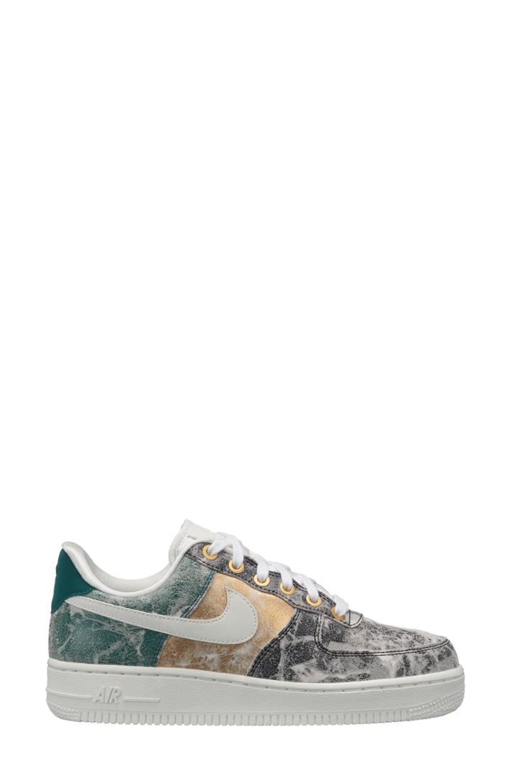 Women's Nike Air Force 1 '07 Lxx Sneaker .5 M - White
