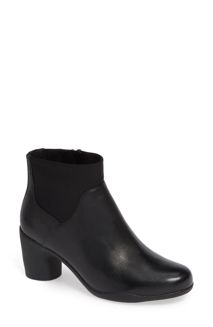Women's Clarks Un Rose Mid Ankle Boot M - Black
